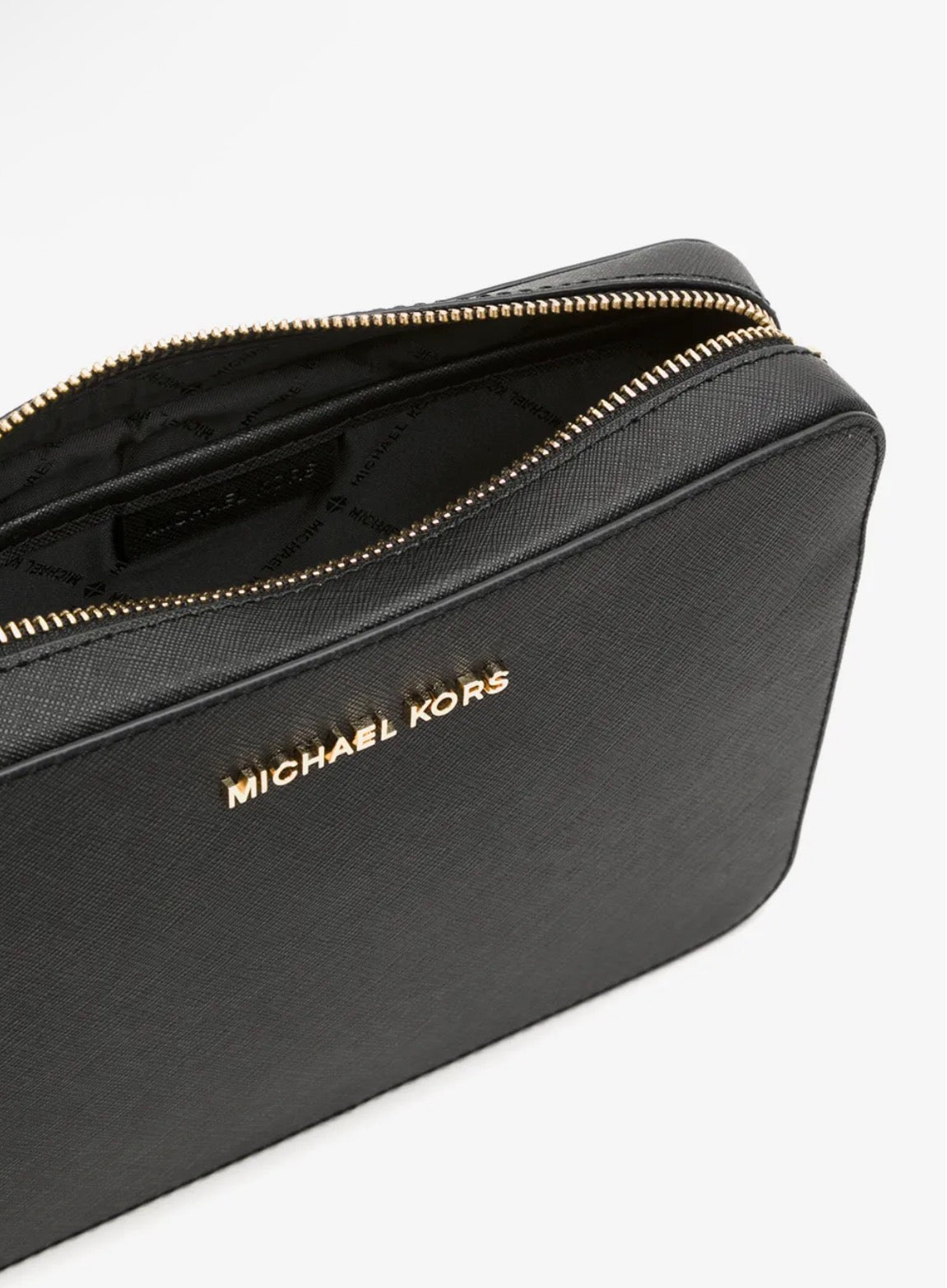Cartera Michael Kors Crossbody Negra con Detalles Dorados - vista adicional 2