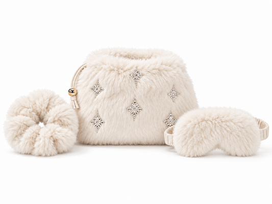 Set Victoria’s Secret de Peluche – Cosmetiquero + Antifaz + Scrunchie 🤍 | Baby Helena Shop